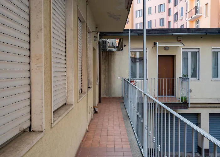 Lovely Two-room In Loreto דירה מילאנו