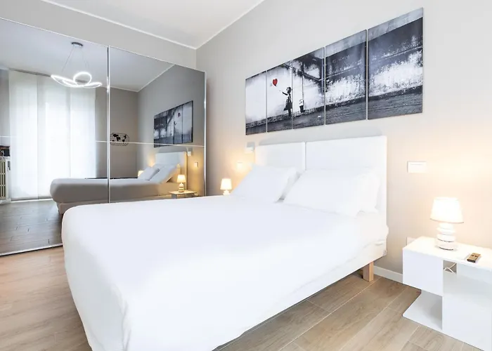 דירה Certosa Enchanting With Balcony - Collection