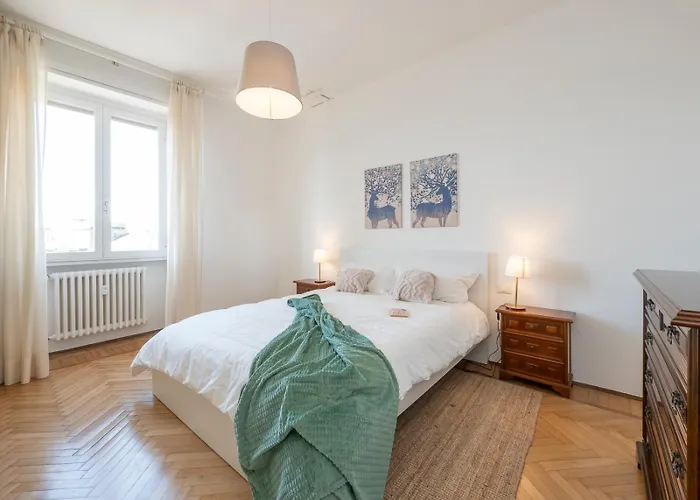 Xenia - Newly Renovated Lägenhet *