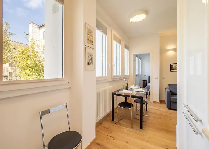 Duomo Line - Cozy, Modern Designed Flat דירה מילאנו