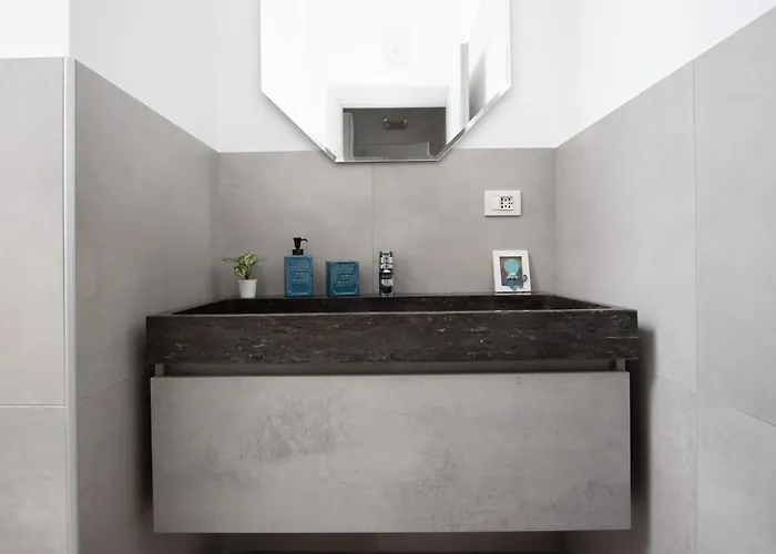 Penthouse With Patio & 2 Baths, 10 Min To Duomo *