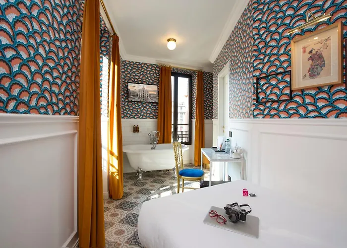 Otel Casual Eclettico