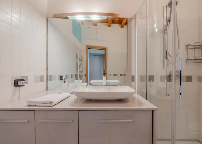 Easytopstay - Crocetta Modern Flat شقة *