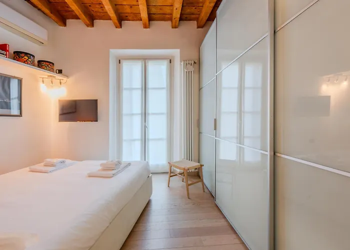 Easytopstay - Crocetta Modern Flat ميلان