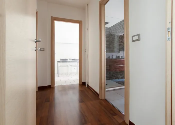 Апартаменты Elegante E Ampio In Zona Moscova