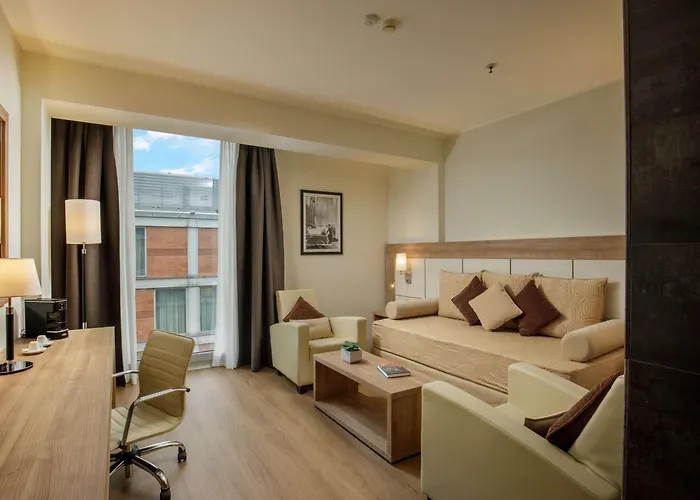Doubletree By Hilton מלון 4*