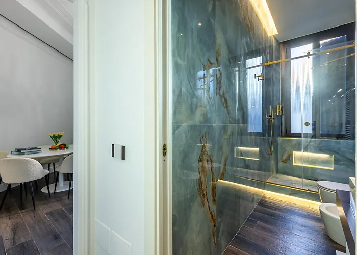 Station, Luxury & Modern With Comfort! Apartman