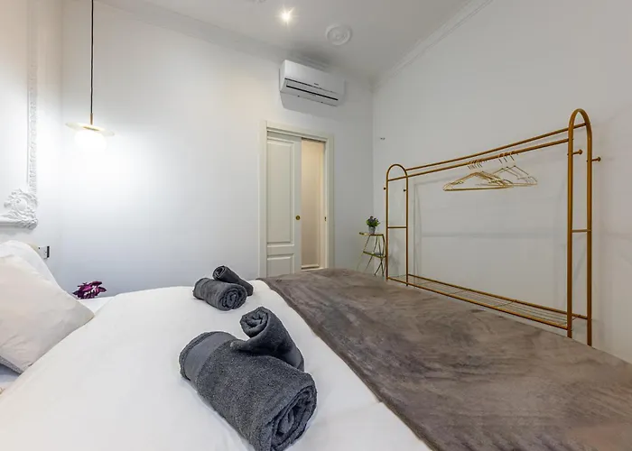 Apartman Station, Luxury & Modern With Comfort! *