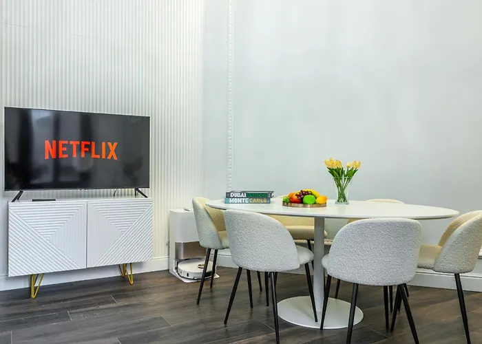 Station, Luxury & Modern With Comfort! Apartman Milánó