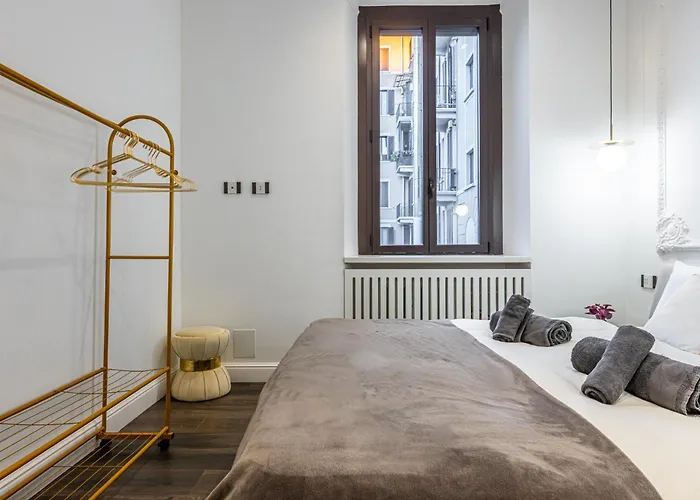 Station, Luxury & Modern With Comfort! Apartman