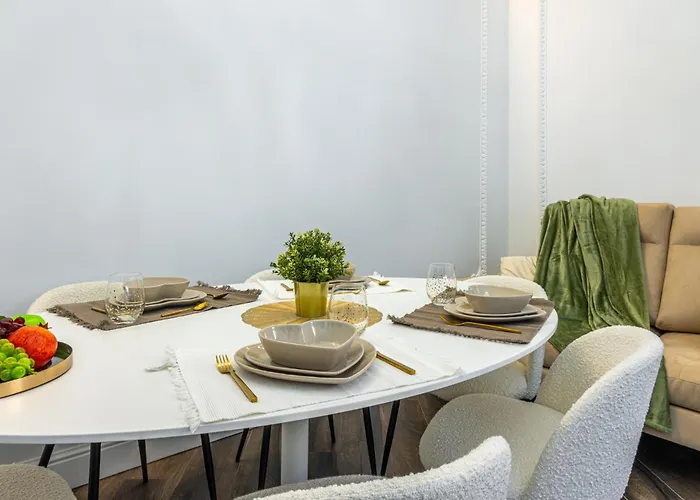 Station, Luxury & Modern With Comfort! Apartman Milánó