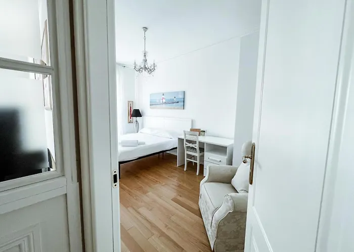 White Pearl - Citycenter - Large & Elegant Flat Apartmán *