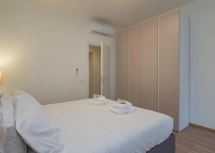 Spacious 2bdr With Balcony Arco-sempione Area, By Rentopolis Апартаменты