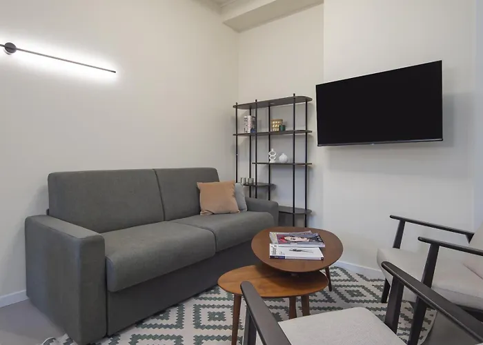 Апартаменты Spacious 2bdr With Balcony Arco-sempione Area, By Rentopolis Милан