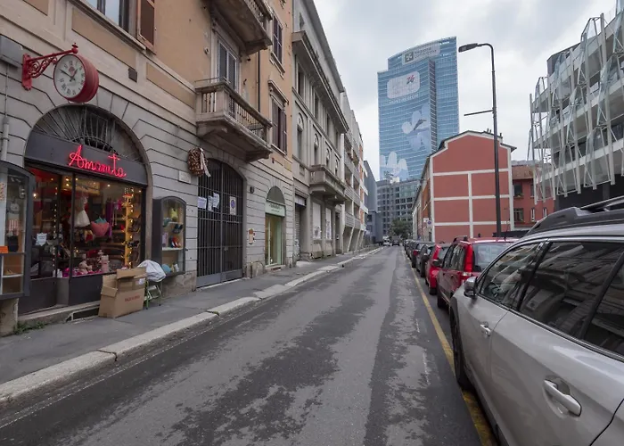 Modern & Functional Steps From Bosco Verticale & Gae Aulenti Appartement
