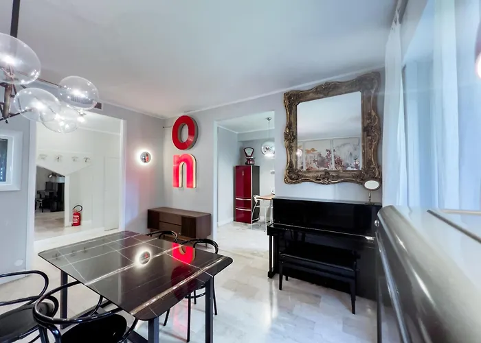Isola Trendy Retreat - Large Flat, Lägenhet Milano