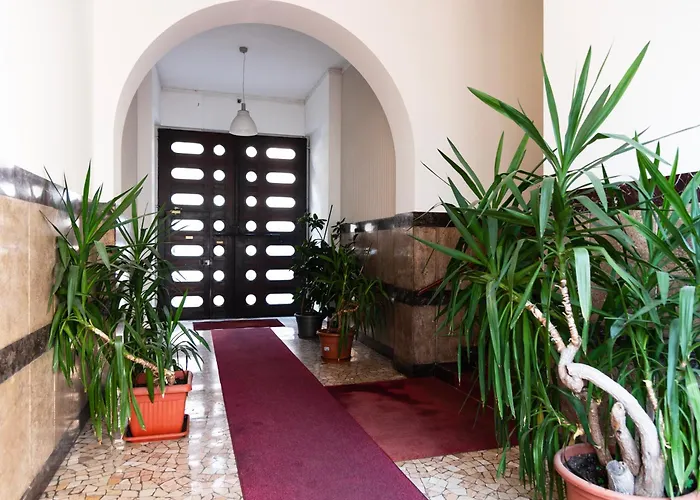 Youhosty - 3 Bedroom Citta Studi Apartment