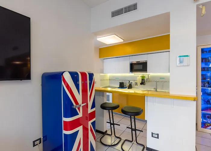 Prázdninový dům Stylish 8-bed Near Duomo Ideal For Groups Families With Terrace Garden Parking Milán