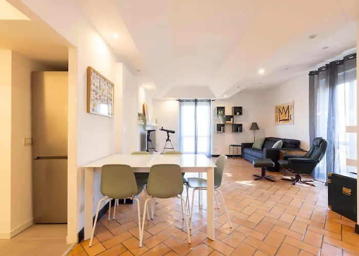 15th-century Apt, City-mxp Train Milan