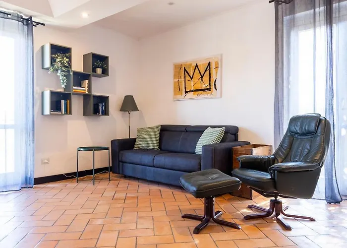 15th-century Apt, City-mxp Train Milan