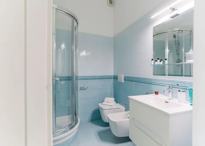 The Rent - Wonderful Multi-bedroom With Terrace In The Area Of Colonne Di San Lorenzo Appartement