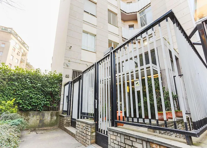 The Rent - Wonderful Multi-bedroom With Terrace In The Area Of Colonne Di San Lorenzo Milaan