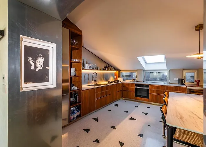 Moscova Elegance And Modern Design With Rooftop 밀라노