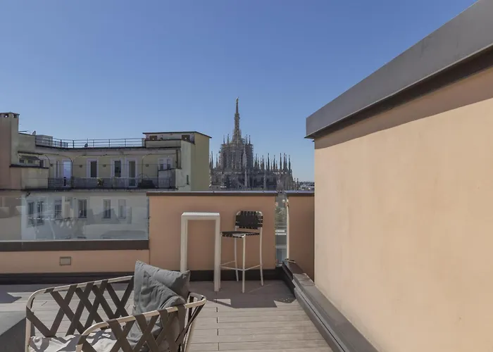 شقة San Babila Duomo View With Shared Rooftop Terrace *