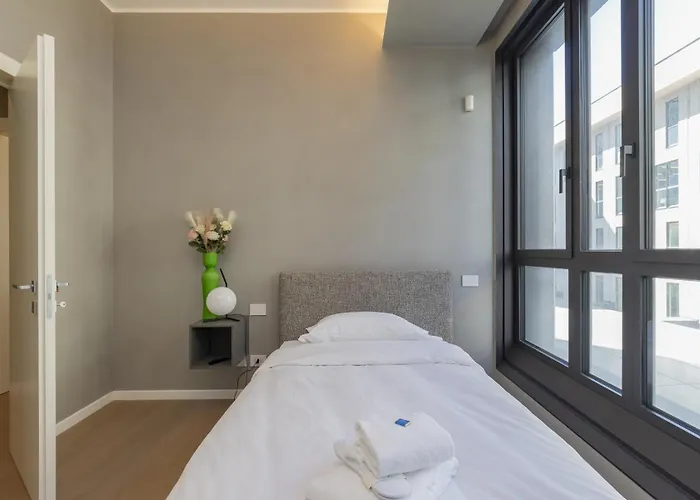 شقة San Babila Duomo View With Shared Rooftop Terrace *