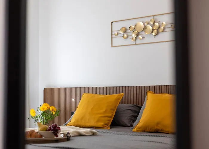 The Golden Retreat - San Babila Duomo 아파트