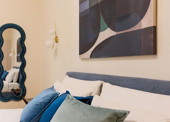 The Rent - Characterful Two-bedroom Flat Steps From Palestro Milano