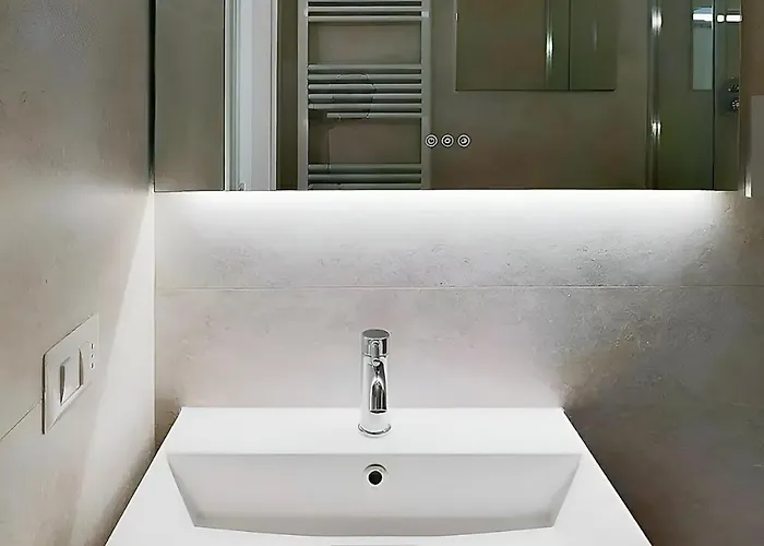 Sottocorno White, Historic Center, Milan