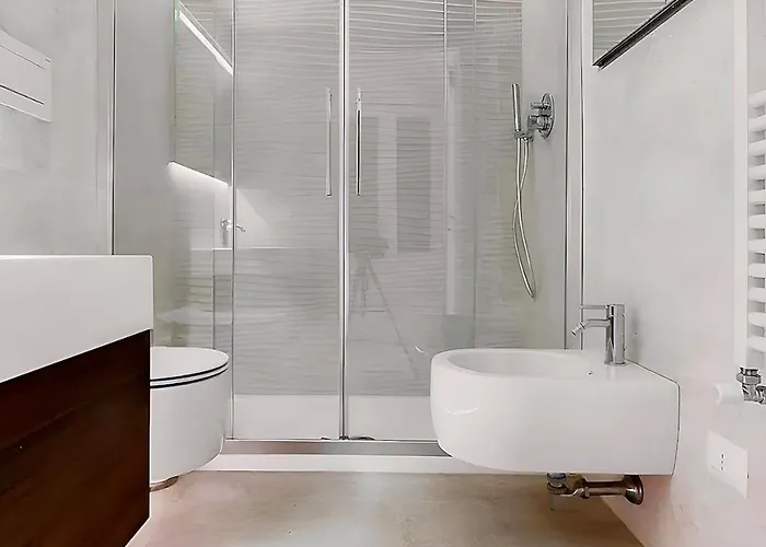 Sottocorno White, Historic Center, Apartment Milan