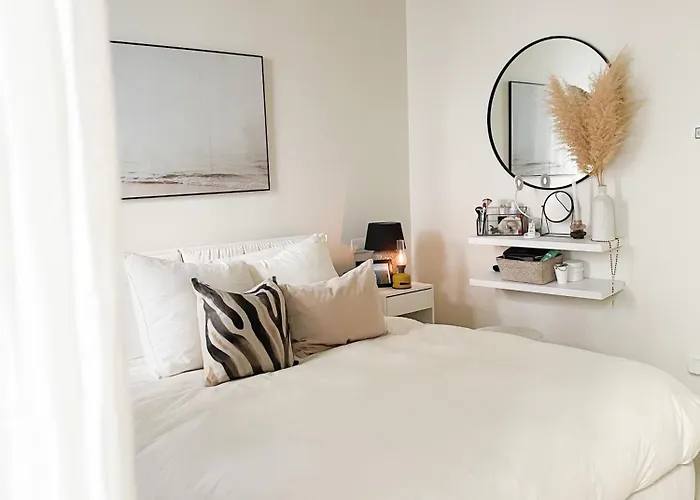 Daire New Quiet And Design In The Heart Of Milano