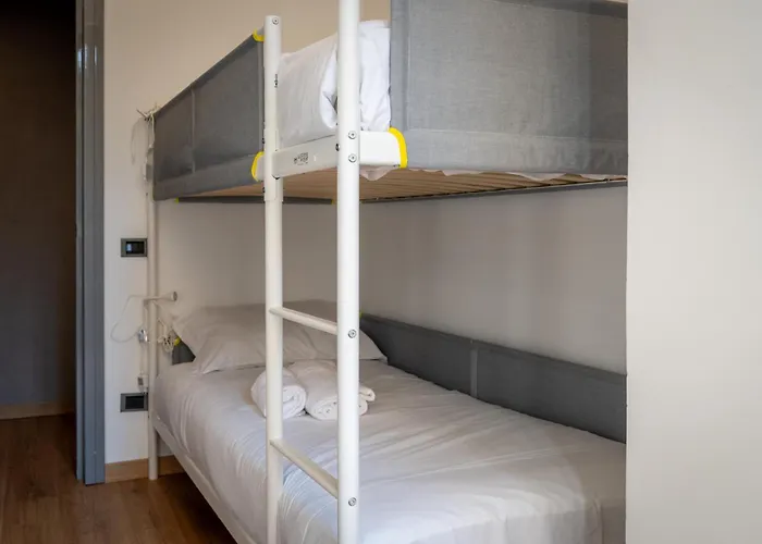 Italianflat - Elegant Flat With Balcony M4 Tricolore - 7 Pax * Milán