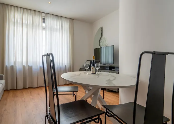 Italianflat - Elegant Flat With Balcony M4 Tricolore - 7 Pax Milán