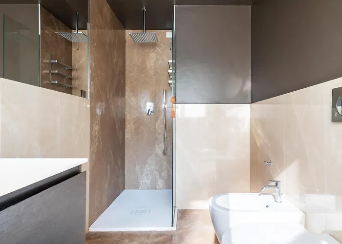 Spacious And Bright In The Center Apartment Milan