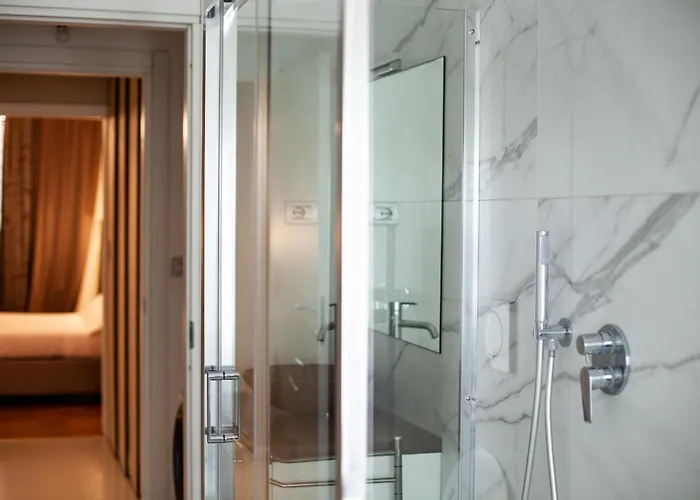 Design & Luxury With Garden In San Senatore Milano