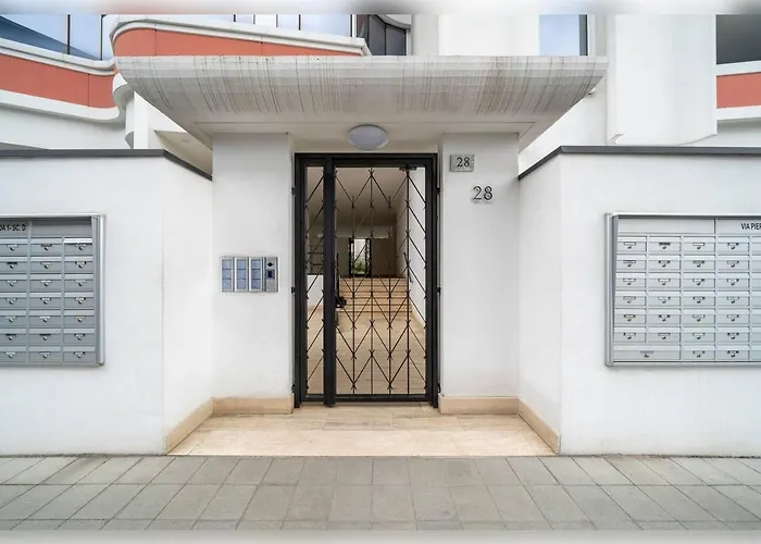 Appartamento Moderno Bilocale Con Ampio Balcone *