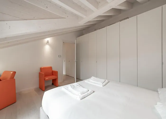 Διαμέρισμα 10 Min Walk From Prada, Bocconi And Metro *