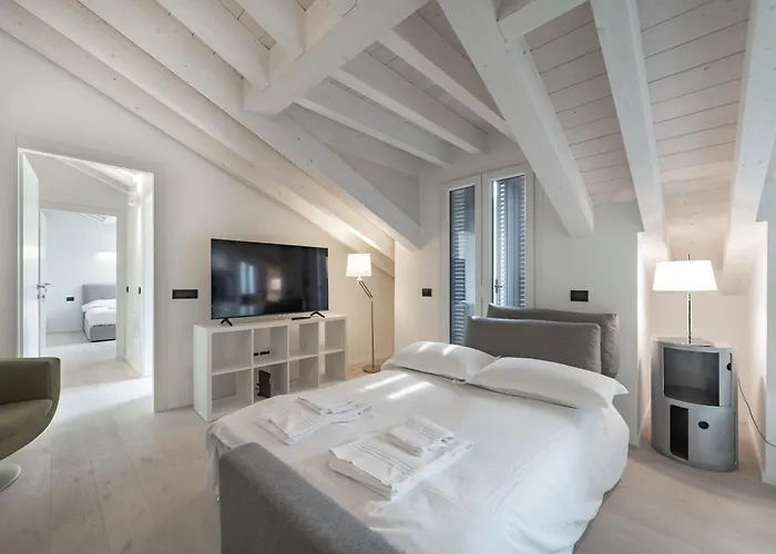 10 Min Walk From Prada, Bocconi And Metro Μιλάνο