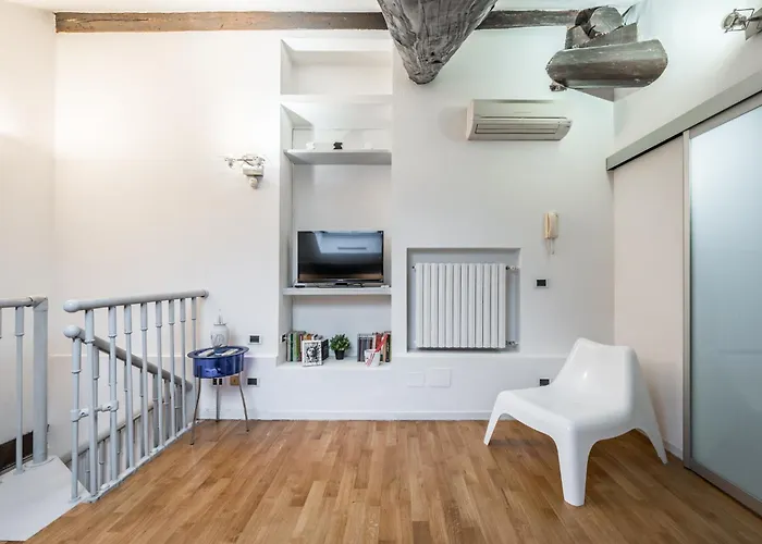 Lägenhet Vivimihome - Elegant 10 Minutes From The Duomo Milano