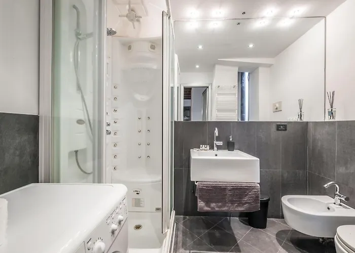 Lägenhet Vivimihome - Elegant 10 Minutes From The Duomo *