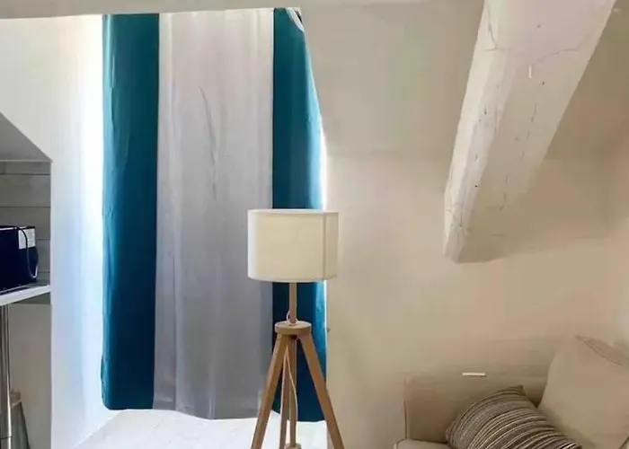 Apartamento Street Montegani Milán