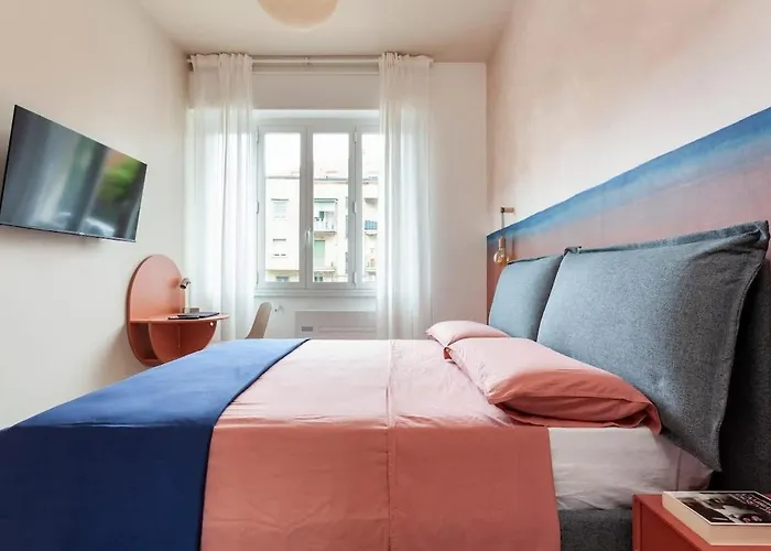 Giulio's Hideaway - Close To Station