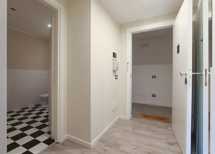 Апартаменты Station Spacious 2br Flat *