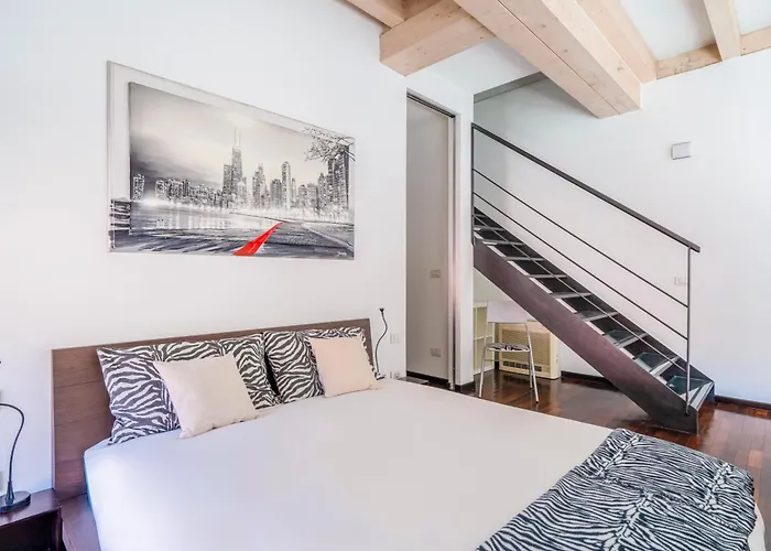 Apartment Red Lofty - Parcheggio Privato - 2 Fermate Da Rho Fiera, Mico E Bovisa