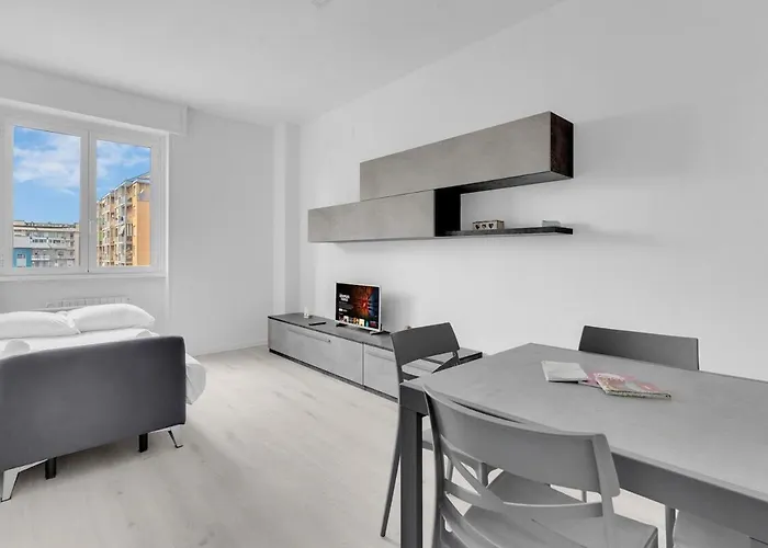 Metro M2 Famagosta-appartamento X5-self Check-in * Milano