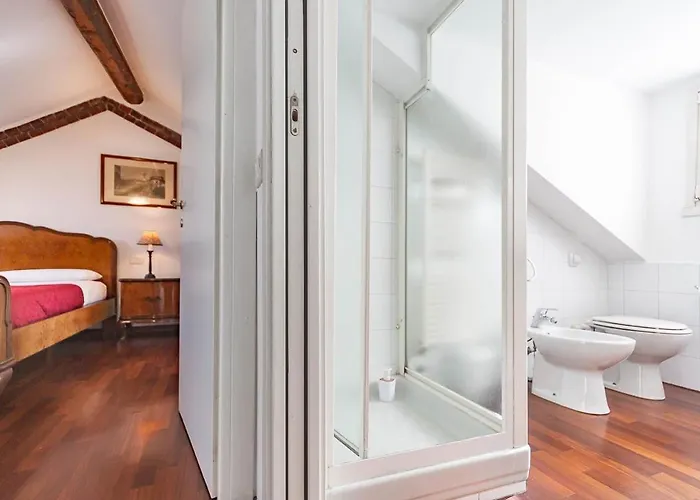 Station 10 Min Private Terrace Skyview 6 Pax Апартаменты