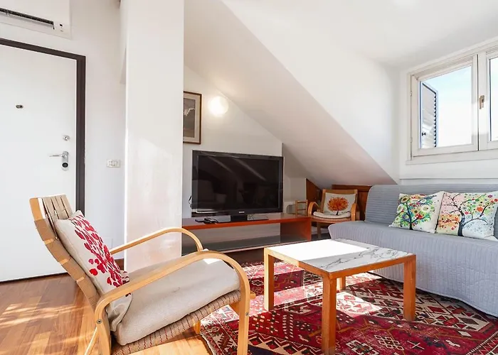 Station 10 Min Private Terrace Skyview 6 Pax Милан